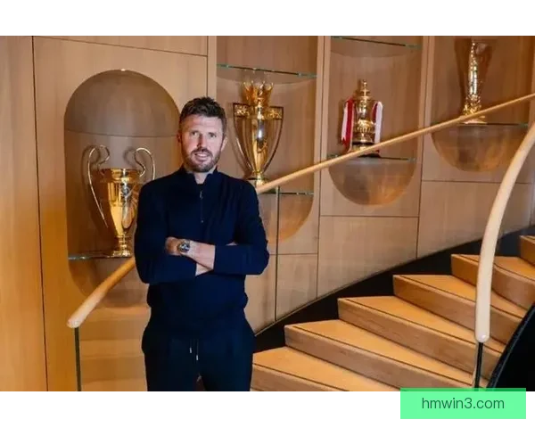 基恩力挺卡里克转正执掌曼联帅位称其已获主帅认可表现出色工作